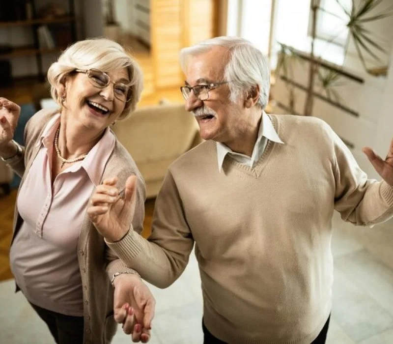 Assurance-50-plus joyeux couple senior